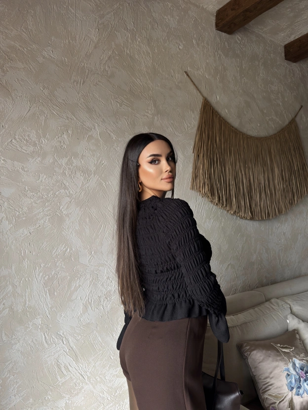 Siyah Düğmeli Gipeli Bluz