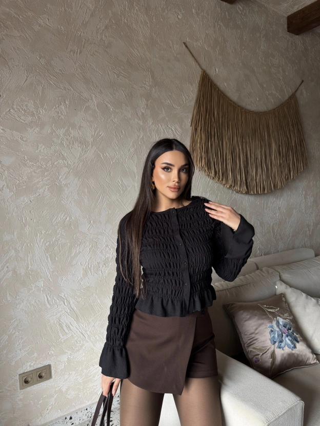 Siyah Düğmeli Gipeli Bluz