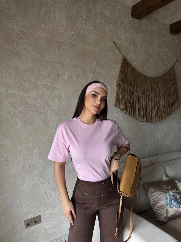 Pembe Pileli Arka Yırtmaç Crop Tshırt