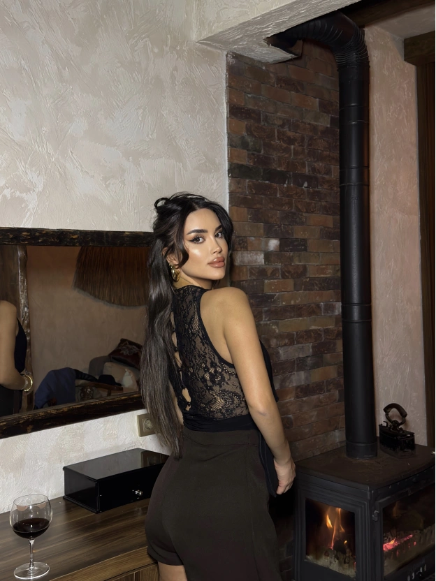 Siyah Dantel Detay Derin Degaje Bodysuit