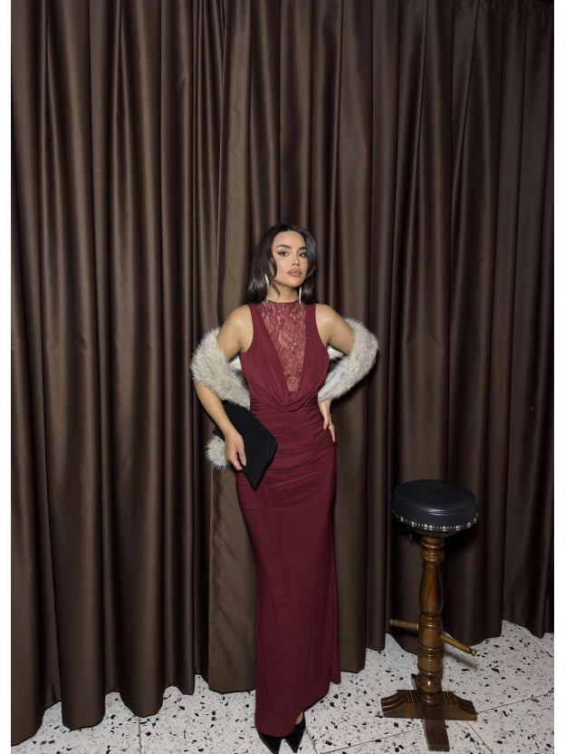 Bordo Dantel Detay Derin Degaje Yaka Elbise