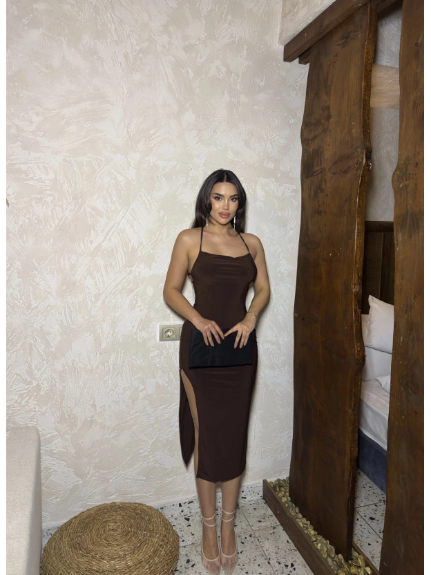 Kahverengi Sırt Detay Uzun Elbise