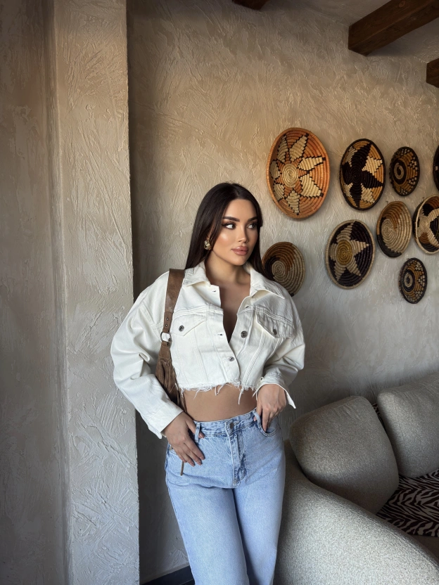 Ekru Crop Ceket