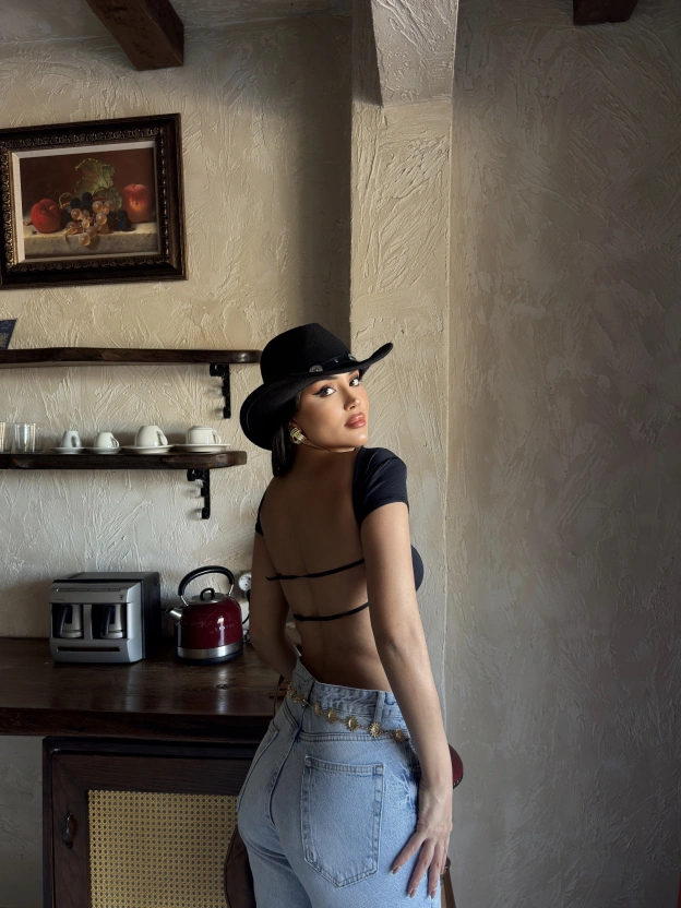 Siyah Sırt Ayarlanalabilir Crop