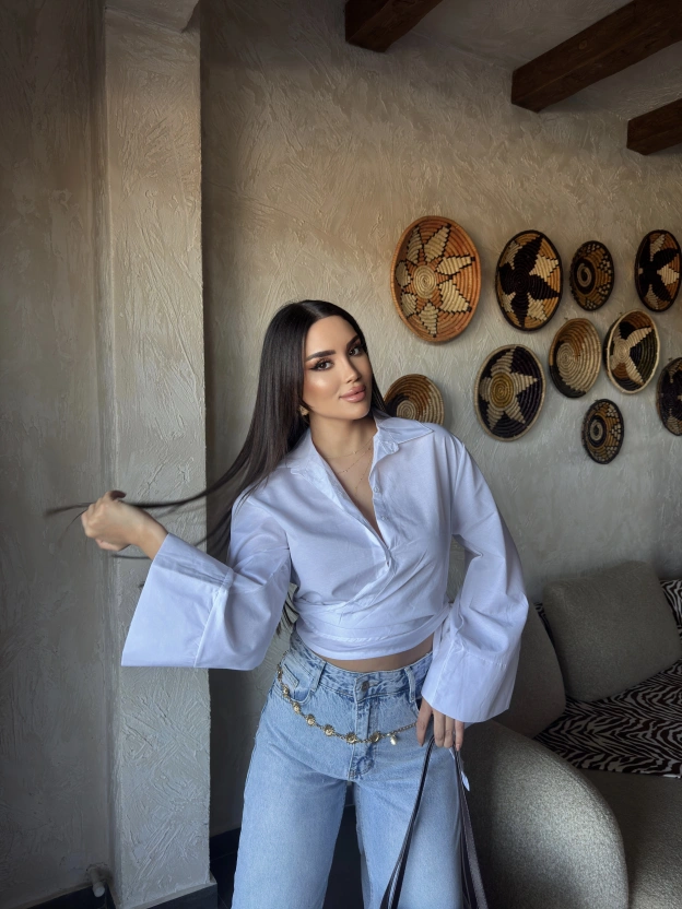 Beyaz İspanyol Kol Bağlamalı Gömlek