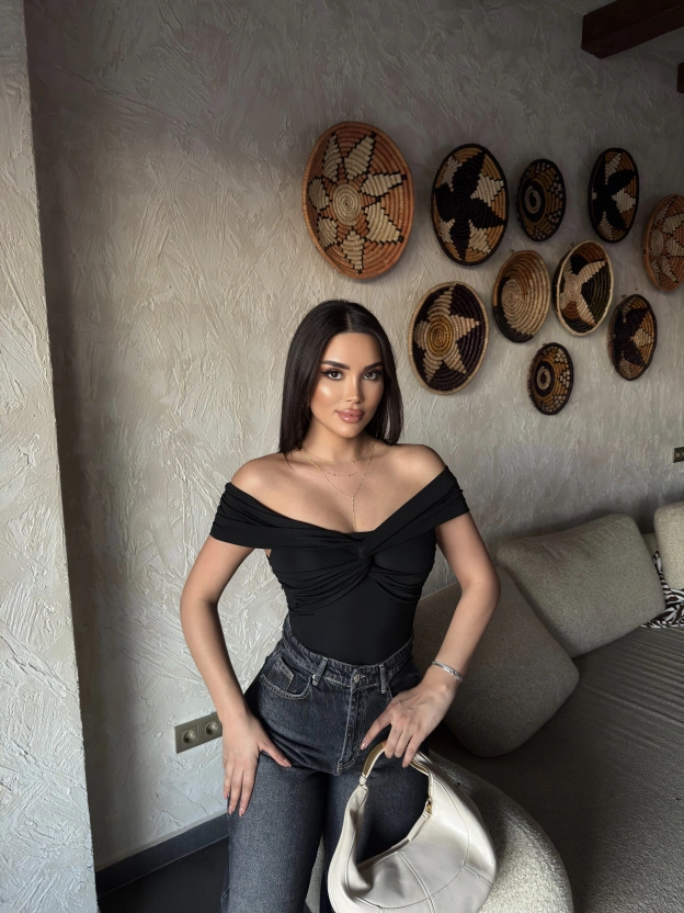 Siyah Tasarım Madonna Bodysuit