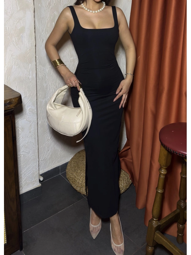 Siyah Kare Yaka Drapeli Uzun Elbise