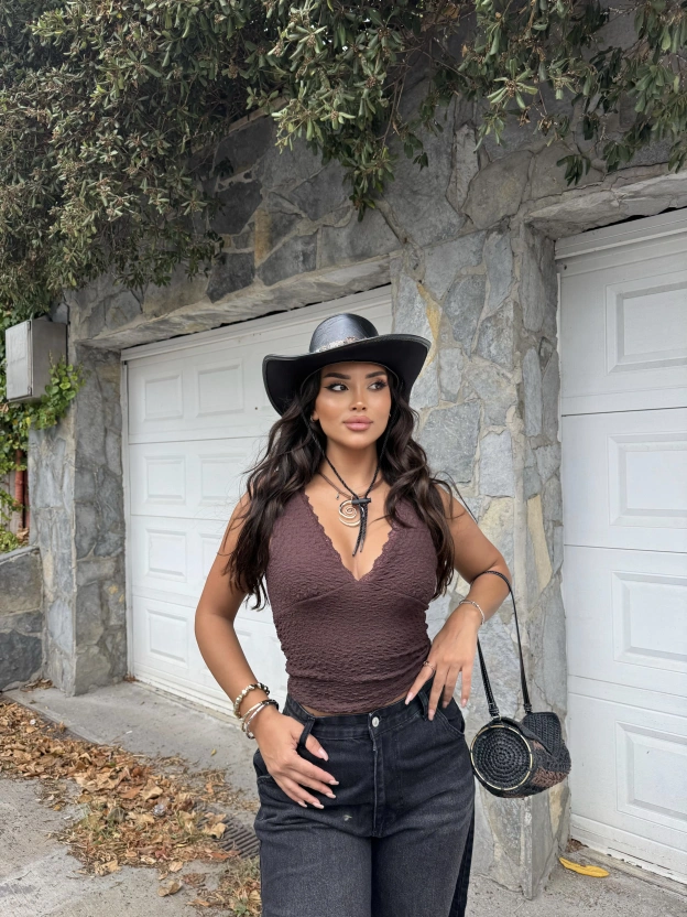 Kahverengi V Yaka Dantel Detay Büstiyer