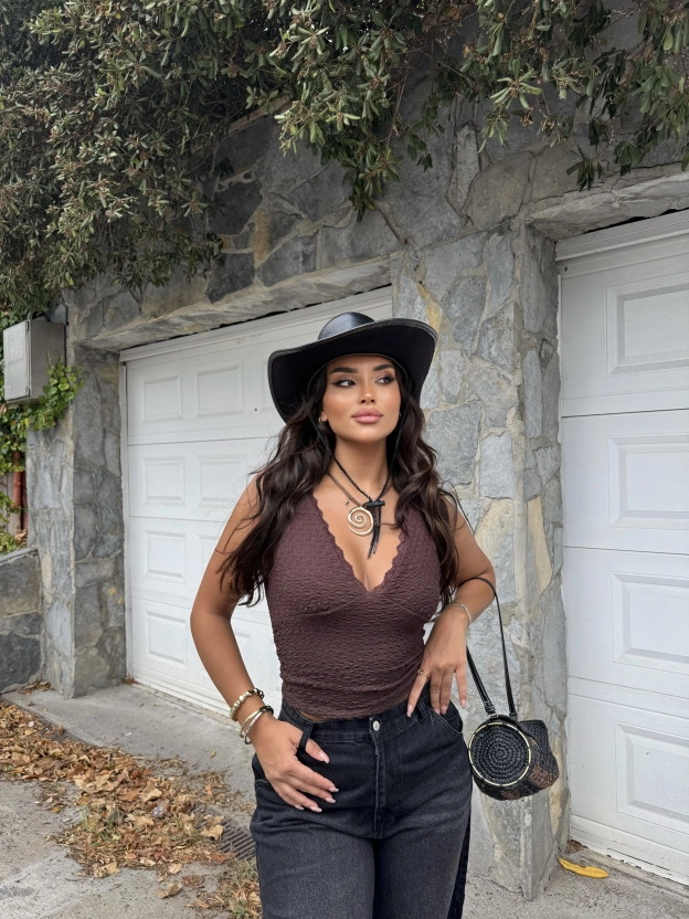 Kahverengi V Yaka Dantel Detay Büstiyer