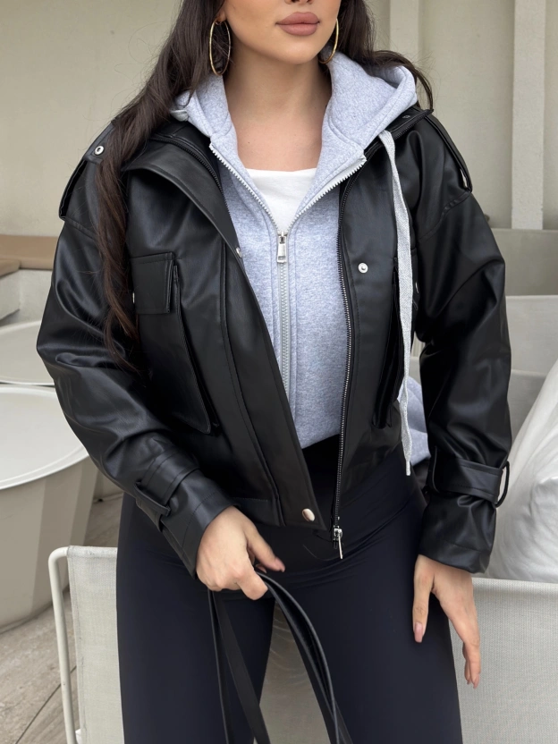 Siyah Kapüşonlu Deri Ceket