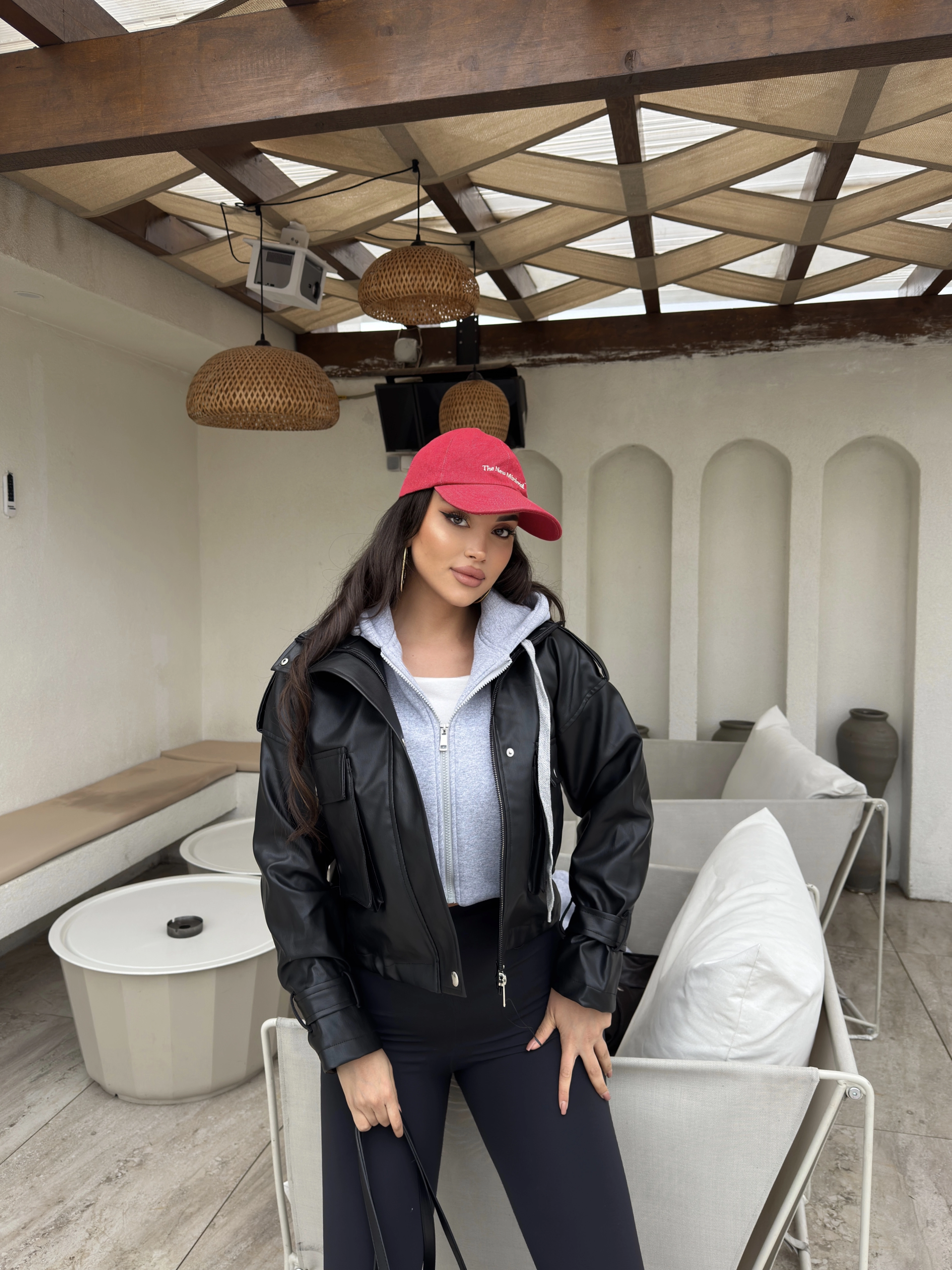 Siyah Kapüşonlu Deri Ceket