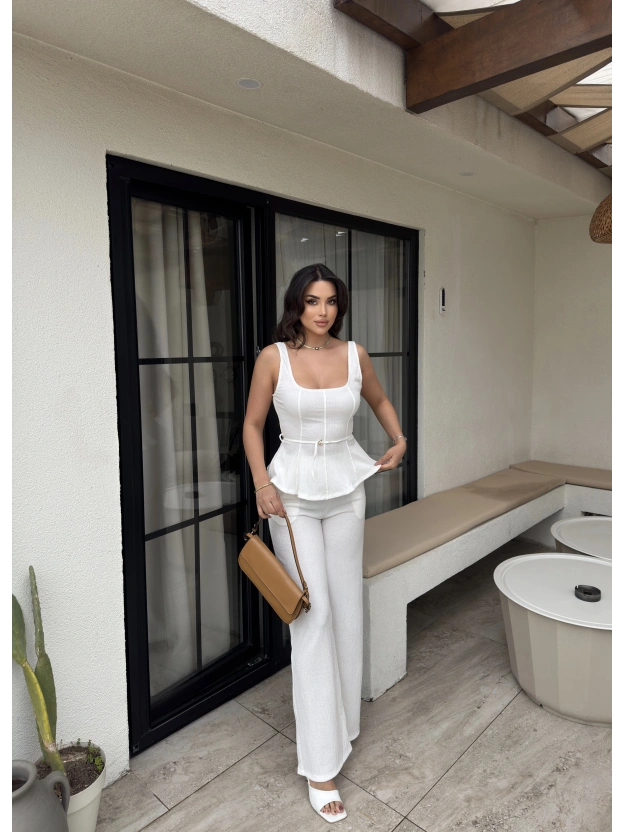 Beyaz Toka Detay Volanlı Takım