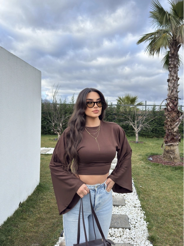 Kahverengi Bisiklet Yaka İspanyol Kol Crop Tshırt