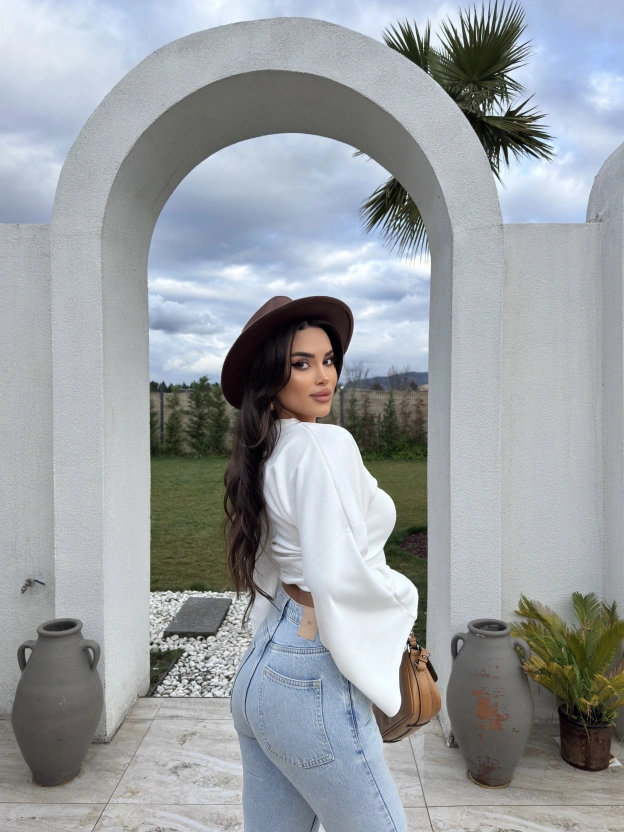 Beyaz Bisiklet Yaka İspanyol Kol Crop Tshırt