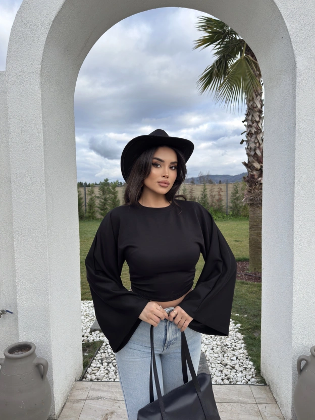 Siyah Bisiklet Yaka İspanyol Kol Crop Tshırt