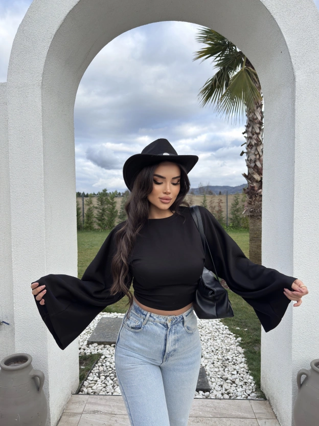 Siyah Bisiklet Yaka İspanyol Kol Crop Tshırt