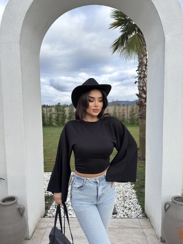 Siyah Bisiklet Yaka İspanyol Kol Crop Tshırt