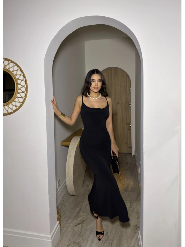 Siyah Degaje Yaka Uzun Elbise