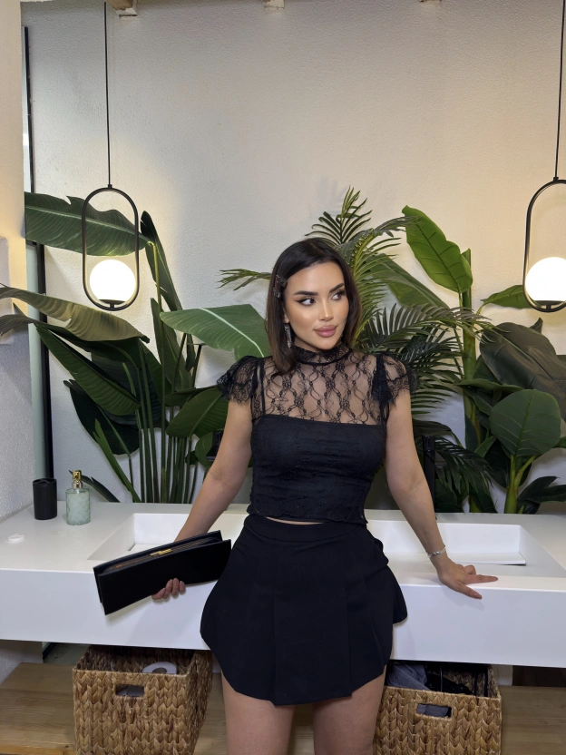 Siyah Dantel Detay Astarlı Bluz