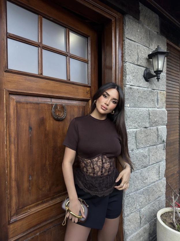 Kahverengi Güpürlü Korse Tshırt