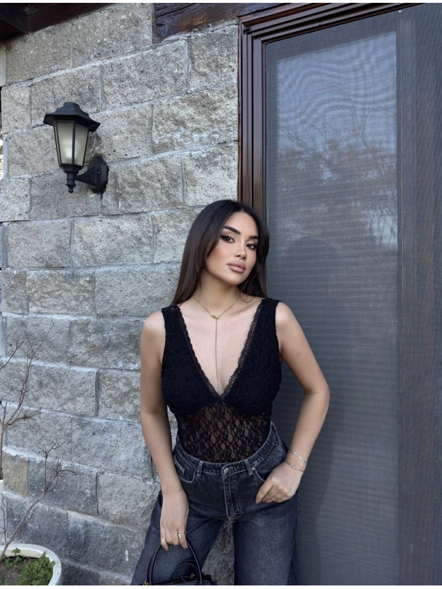Siyah Dantel Büstiyer