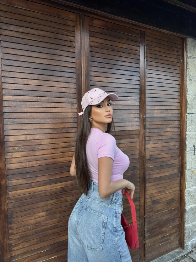 Pembe V Yaka Kısa Kol Dantel Bluz