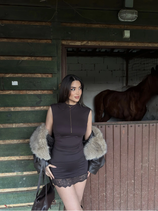 Kahverengi Güpür Detay Premium Elbise