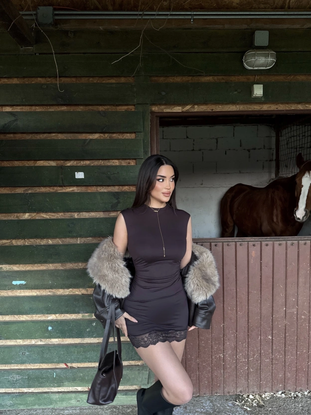 Kahverengi Güpür Detay Premium Elbise