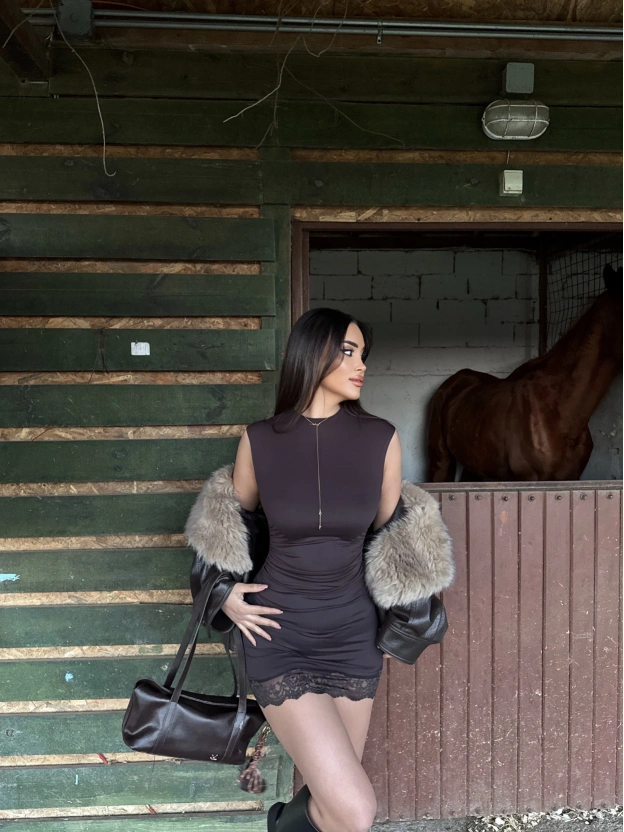 Kahverengi Güpür Detay Premium Elbise