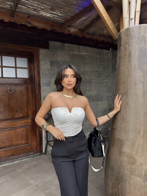 Beyaz Drapeli Straplez Crop