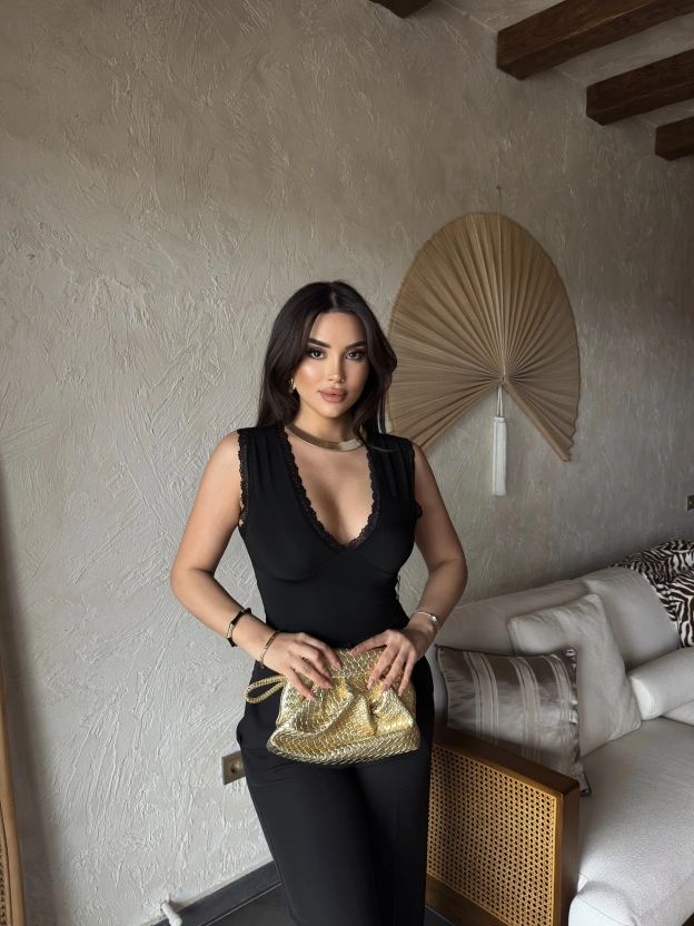 Siyah V Yaka Brode Dalgıç Crop