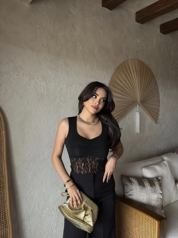 Siyah Kalın Askılı Dantel Detay Crop