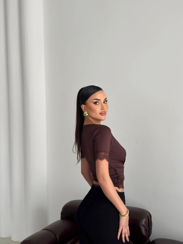 Kahverengi Kruvaze Bağlama Dantelli Crop