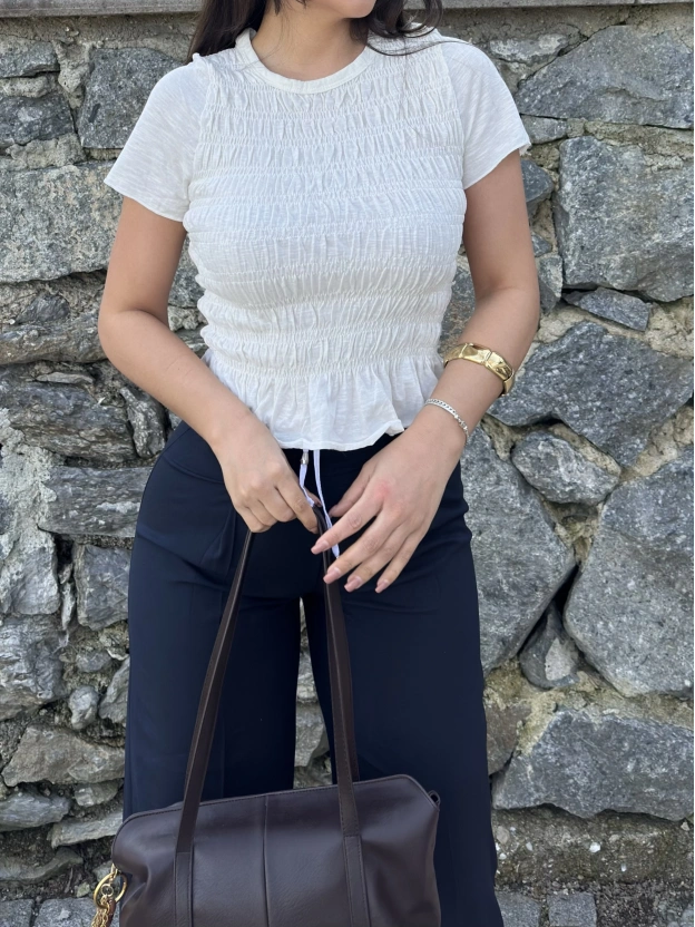 Beyaz Gipeli Kısa Kol Tshırt