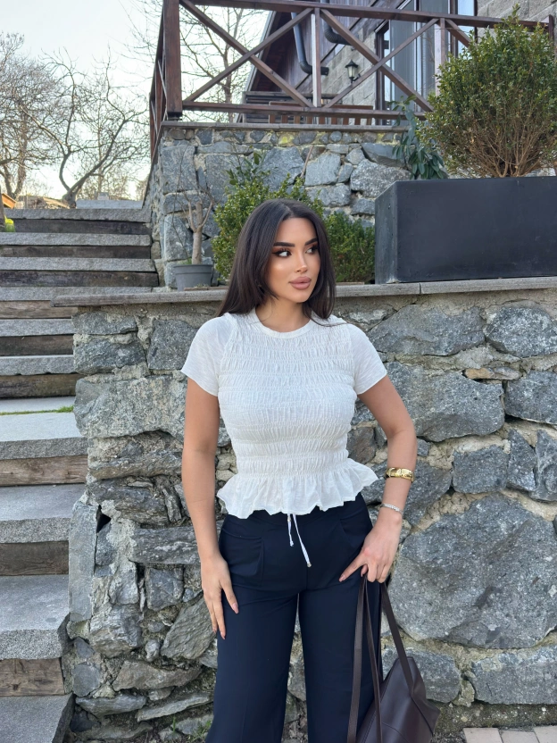 Beyaz Gipeli Kısa Kol Tshırt