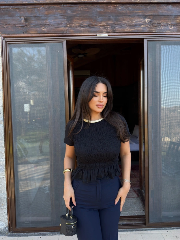 Siyah Gipeli Kısa Kol Tshırt