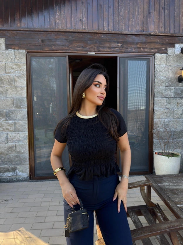 Siyah Gipeli Kısa Kol Tshırt