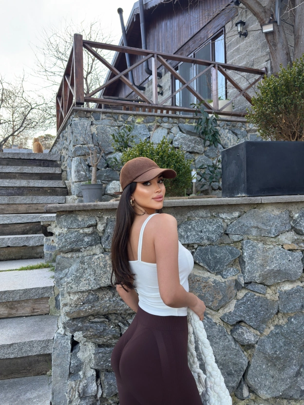 Beyaz Düğmeli Askılı Crop