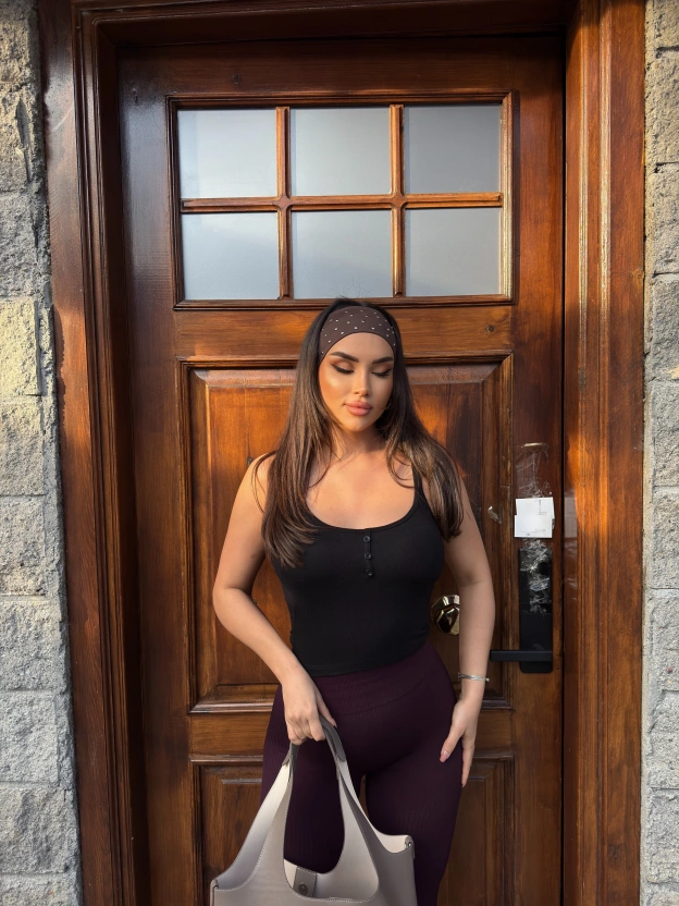 Siyah Düğmeli Askılı Basic Crop