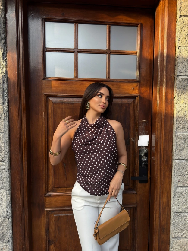 Kahverengi Puantiyeli Boyundan Geçirmeli Bluz