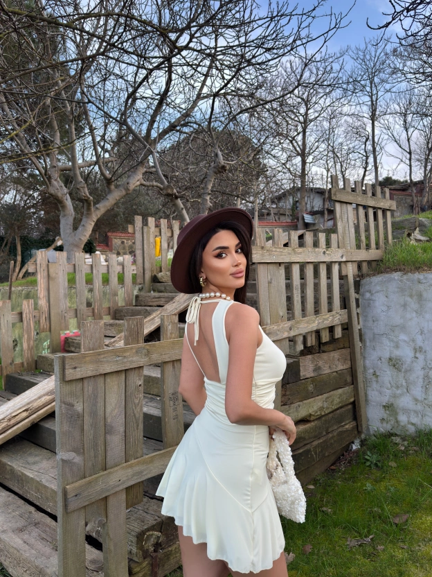 Açık Sarı Kruvaze Yaka Şortlu Elbise