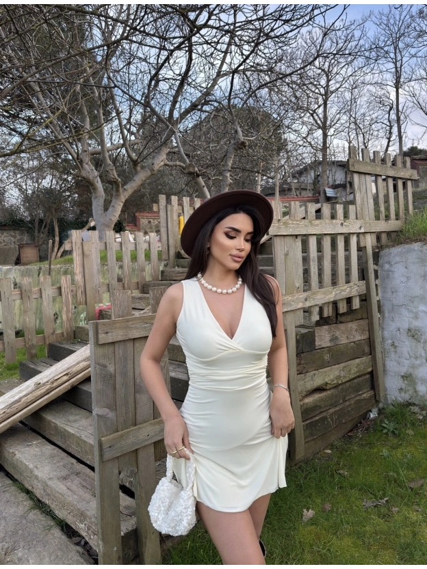 Açık Sarı Kruvaze Yaka Şortlu Elbise