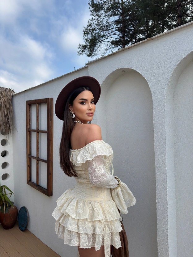 Bej Gipeli Tasarım Mini Elbise