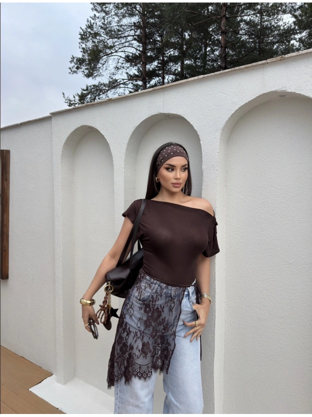 Kahverengi Kayık Yaka Transparan Bluz