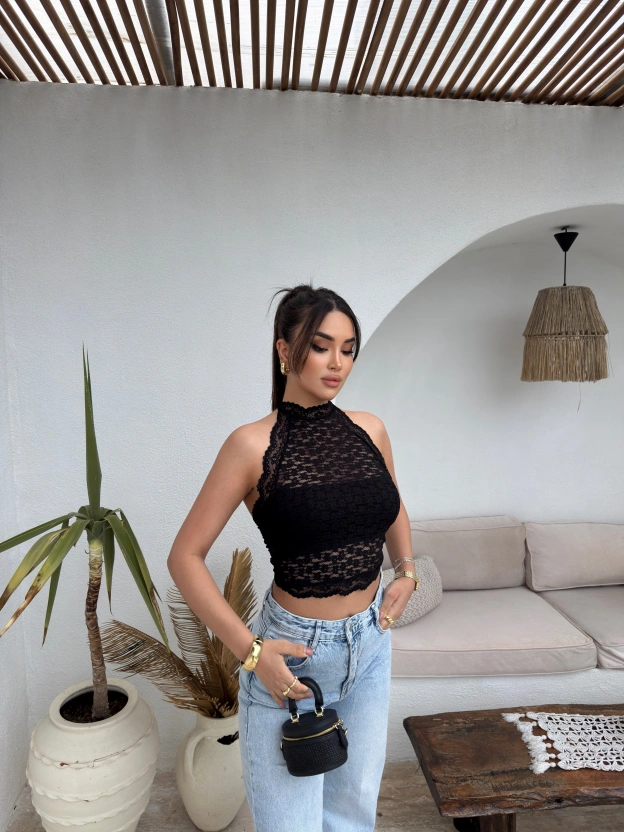 Siyah Boyundan Bağlamalı Astarlı Güpürlü Crop