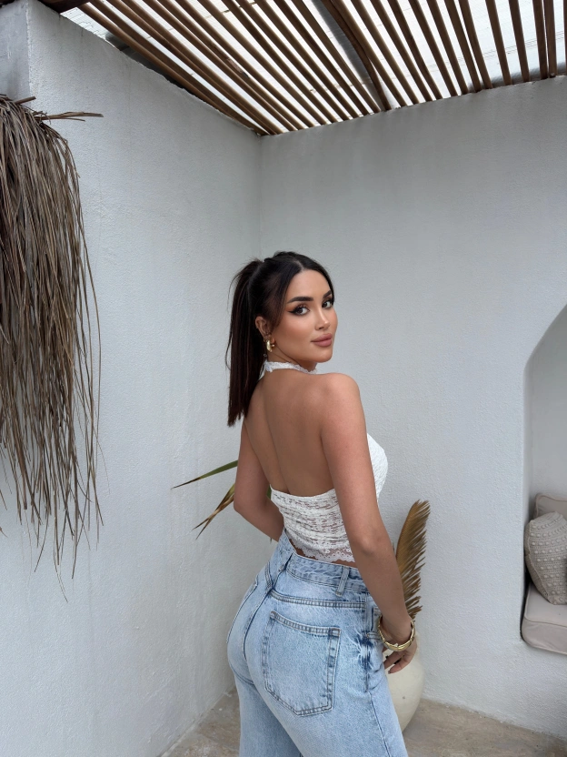 Beyaz Boyundan Bağlamalı Astarlı Güpürlü Crop