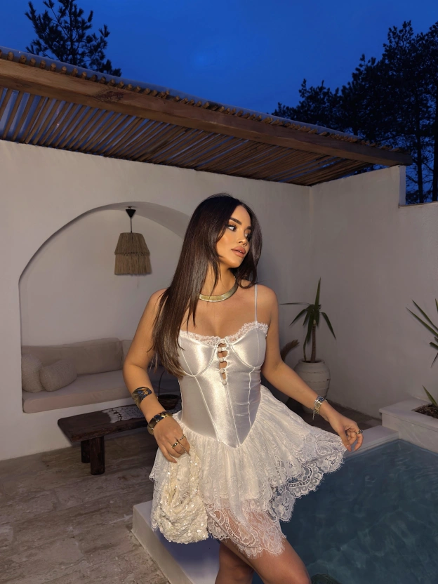 Beyaz Prenses Elbise