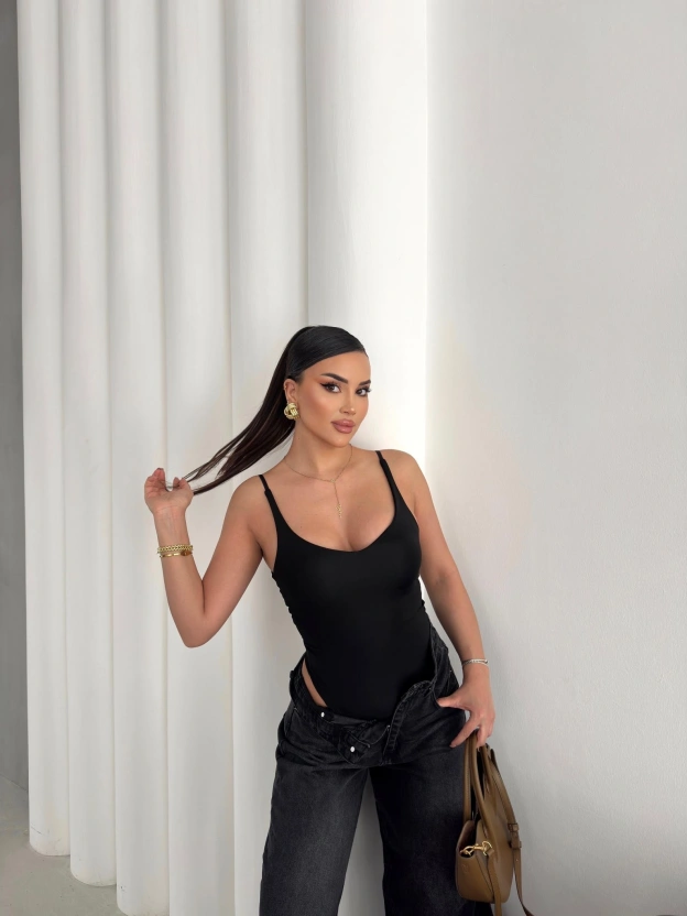 Siyah Ayarlanabilir Askılı Bodysuit