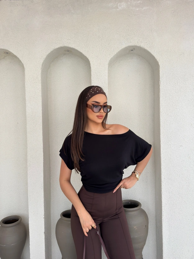 Siyah Kayık Yaka Modal Basic Tshırt