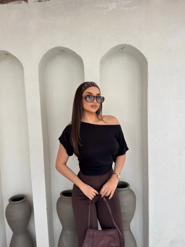 Siyah Kayık Yaka Modal Basic Tshırt